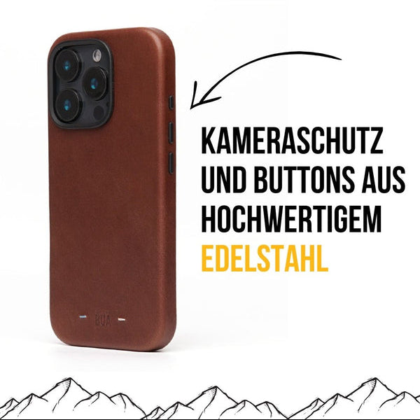Braune iPhone-16-Hülle mit Buttons aus Edelstahl, dargestellt auf weißem Hintergrund.