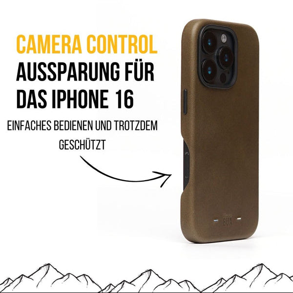 Olive iPhone-16-Hülle mit seitlicher Aussparung für die Camera-Control-Taste, dargestellt auf weißem Hintergrund.