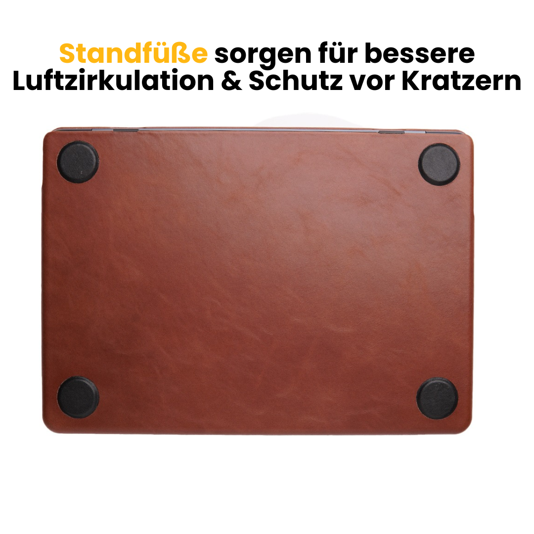 Macbook Leder Hülle auf weißem Hintergrund Standfüße