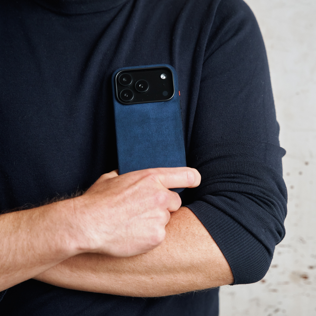 Alcantara Hülle für iPhone 17 mit MagSafe