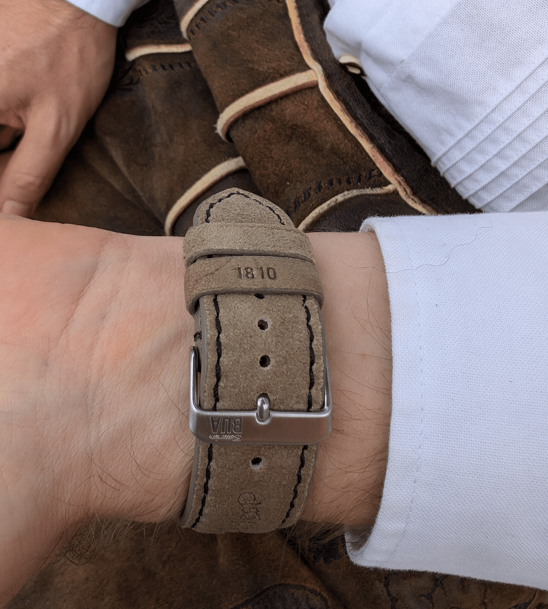 Oktoberfest™️ Lederhosenbandl für deine Apple Watch, beige